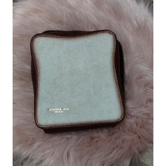 Egg Sandwich Crossbody Zippered Handbag - Picture 2 of 16